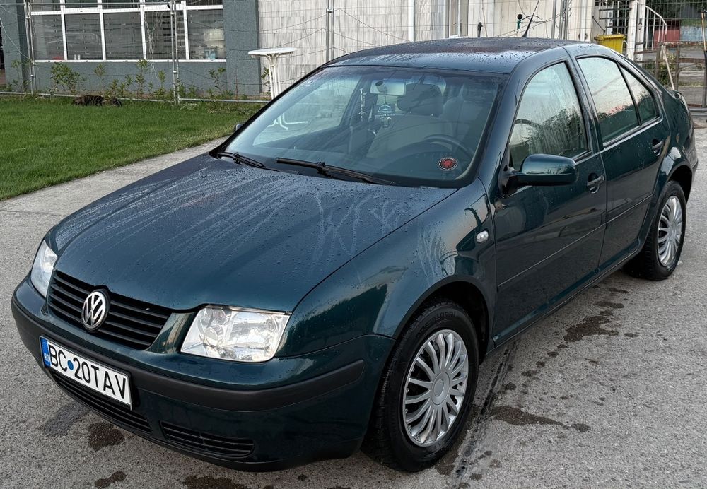 VOLKSWAGEN Bora