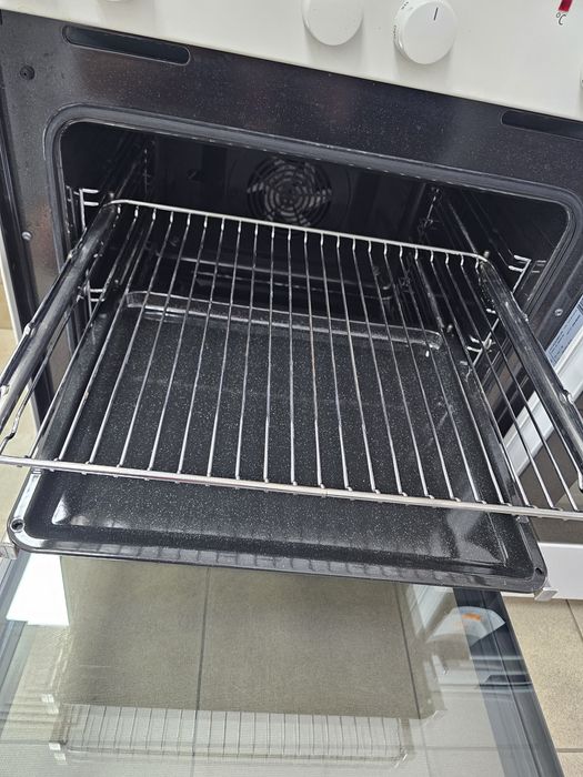 Свободностояща печка Voss Electrolux  2г.гаранция