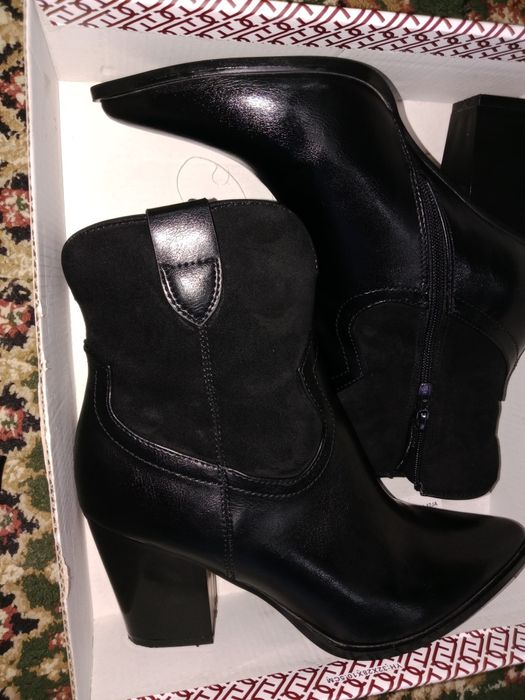 Срочно продам новые сапоги