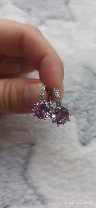 Продам серьги новые