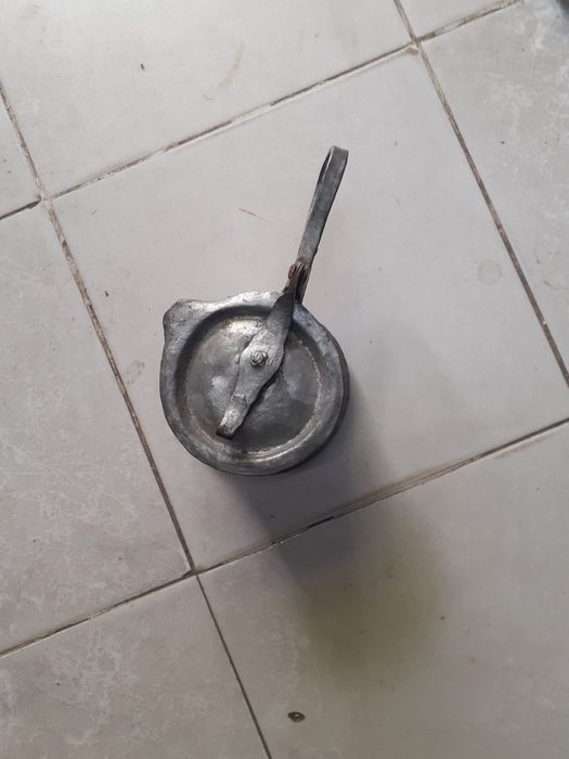 Стар меден съд,кашпа и голям стар хаван3кг.Медни съдове.