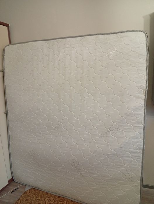 Бу Матрас в хорошем состоянии