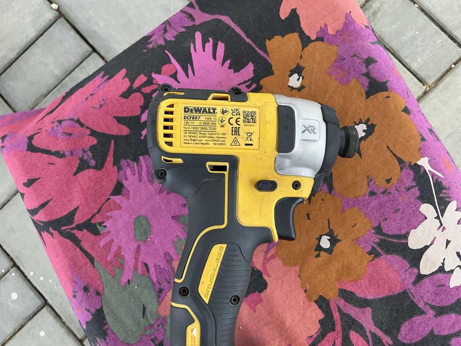 Vind dewalt DCF887 2025 cu acum 5 ah