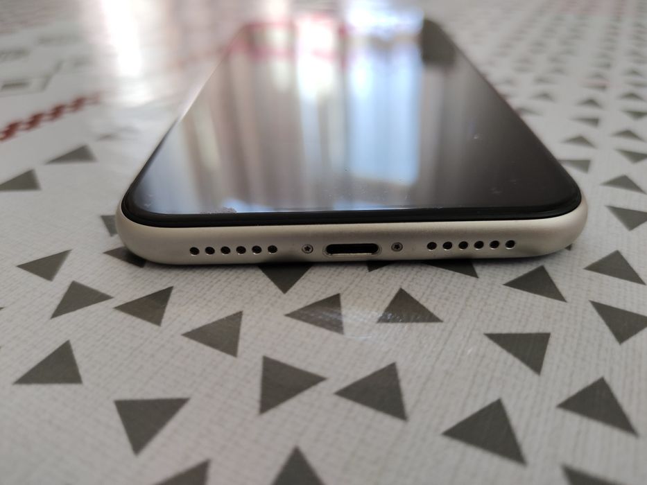 iPhone 11 в идеальном состоянии