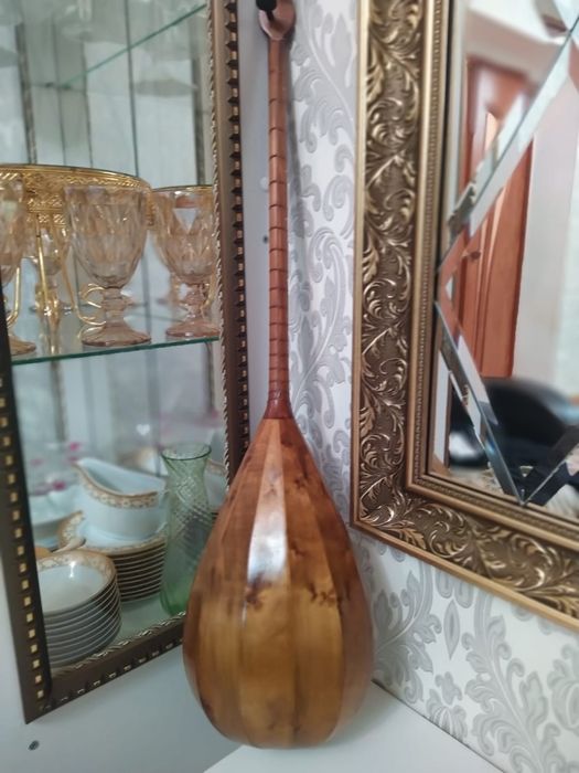 Домбыра сатылады