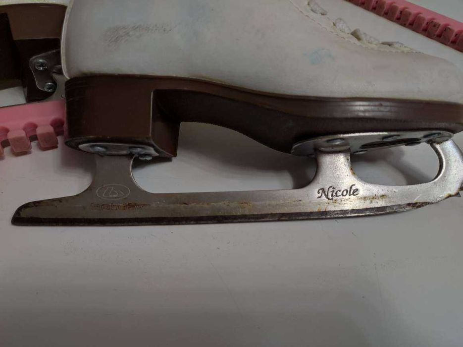 Продаются коньки