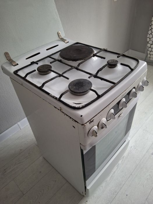 Продам газовую электро плиту