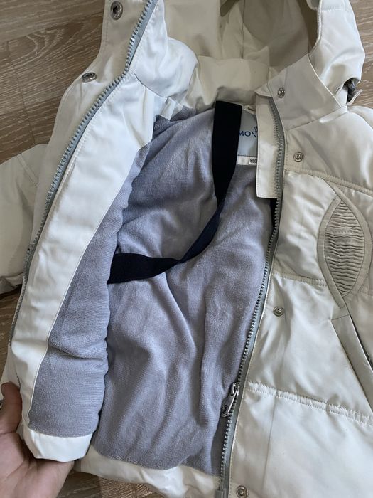 Зима, подойдет как девочкам так и мальчикам