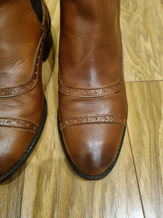 Продавам кожени боли на фирмата Massimo Dutti