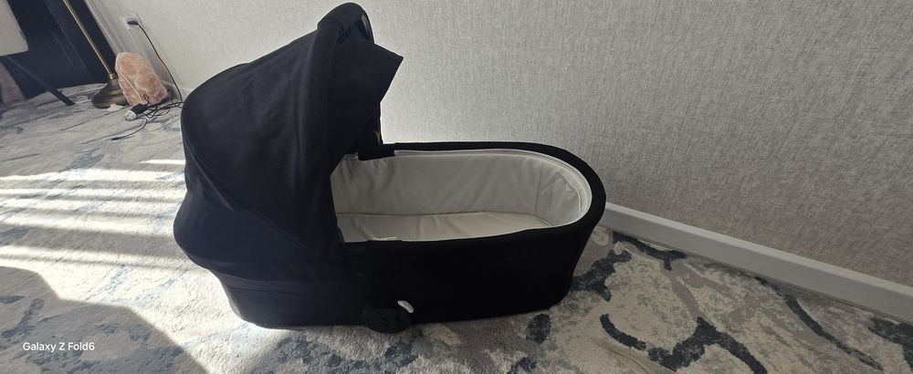 Продам каляску Cybex