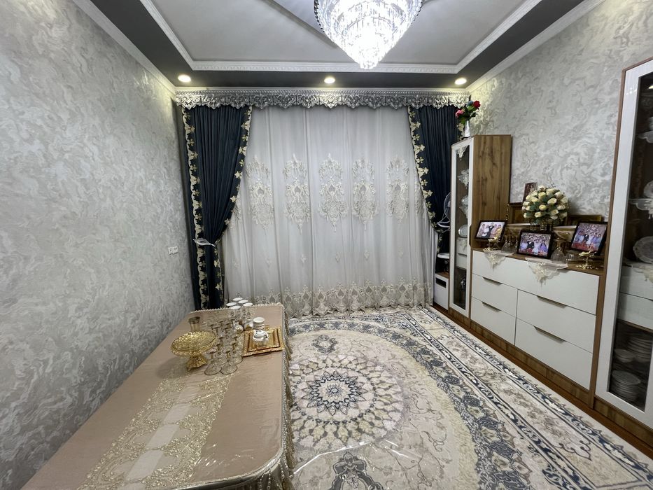 Продается 3 комнатная квартира  1 этаж  2 этажного дома