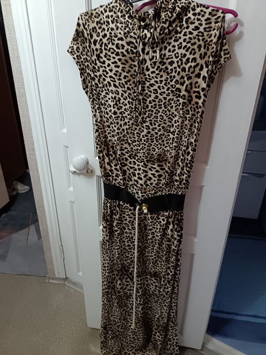 Продам женские платья