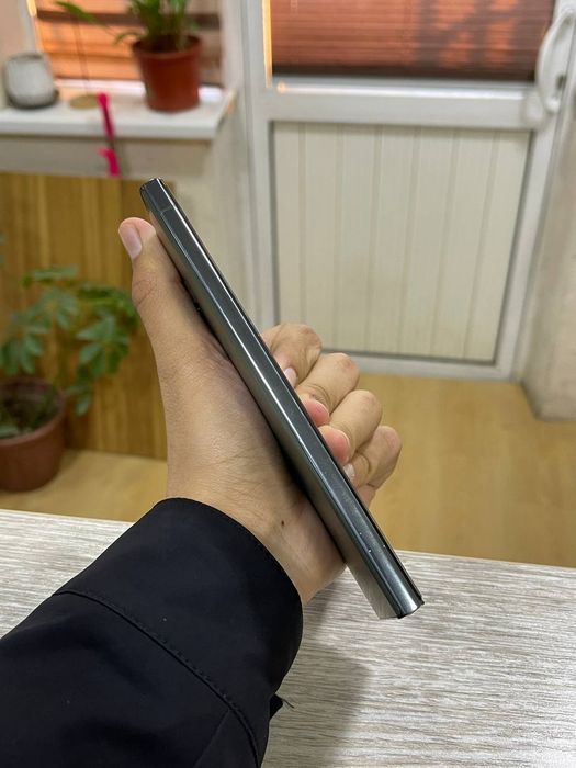 Samsung galaxy s23 ultra 5G 12/512gb holati ideal
Samsung galaxy 
Sam