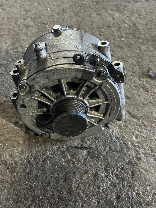 Динамо / Алтернатор с водно охлаждане за Mercedes w203