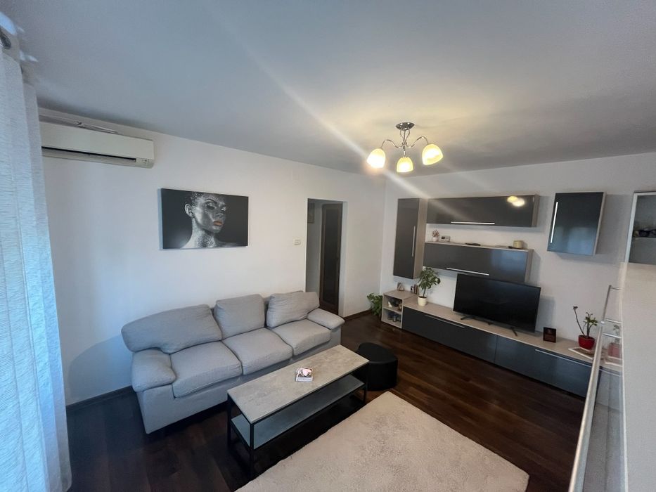 Apartament de vânzare — fotografia 1