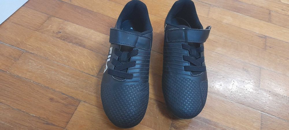 Футболни Бутонки FILA