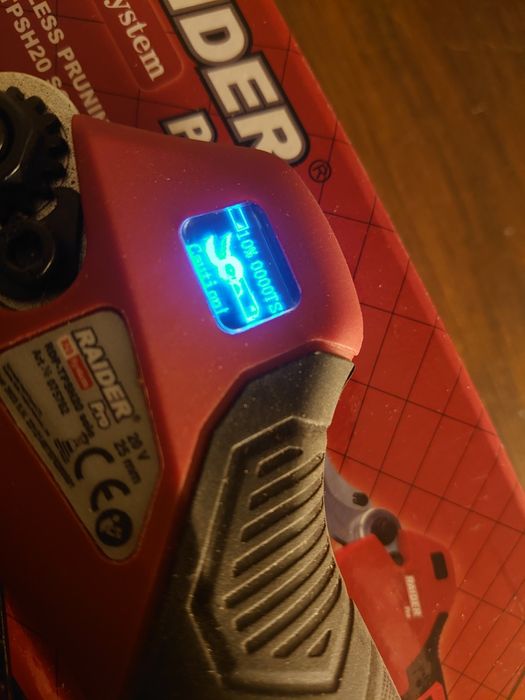 Лозарска акумулаторна ножица Raider