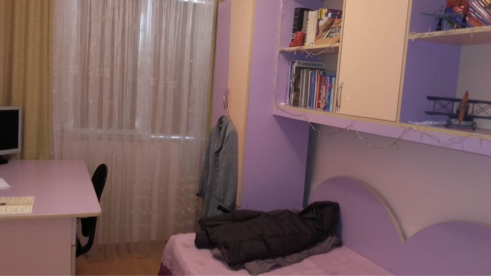 Proprietar, vand apartament 3 camere , centrala gaz, etaj 2