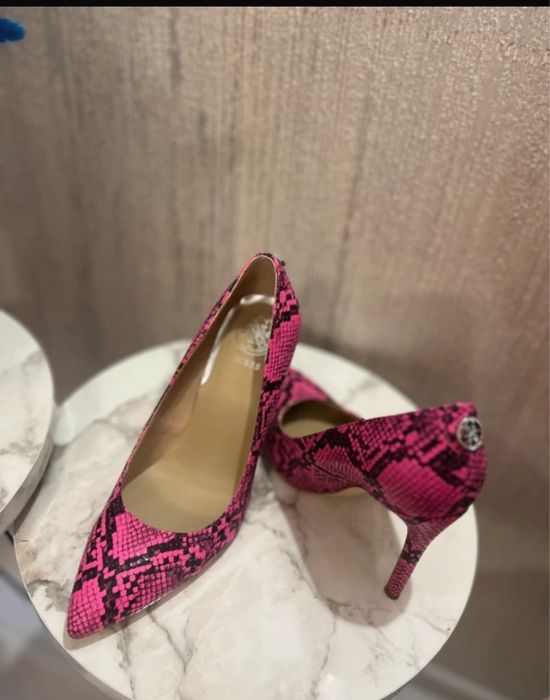 Pantofi Guess marimea 36