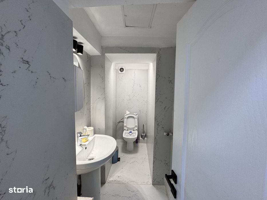 Spatiu comercial Bd. Pipera, Parter, 250 mp parter + etaj, la strada
