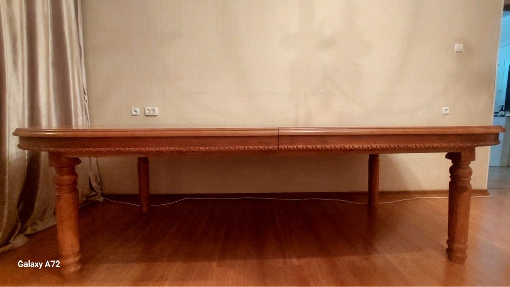 Стол со стульями