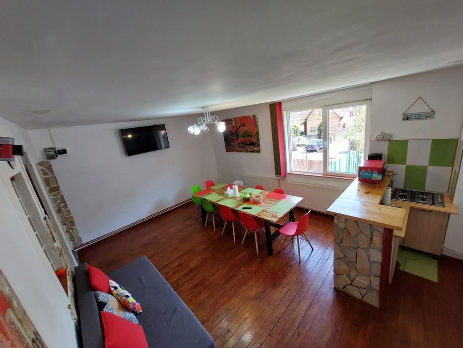 Închiriez camere la muncitori