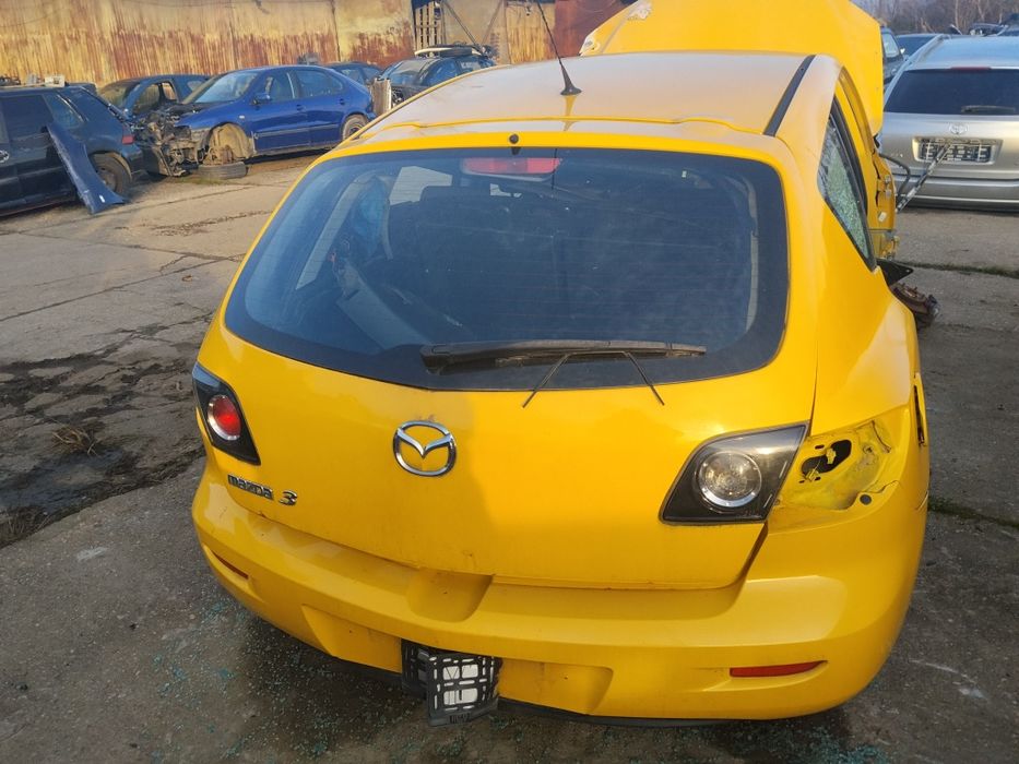 Háion galben Mazda 3