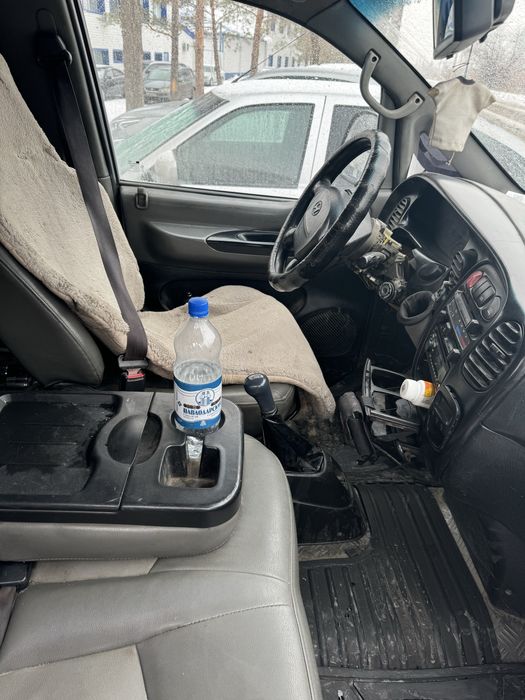 Автомабиль Hyundai Starex