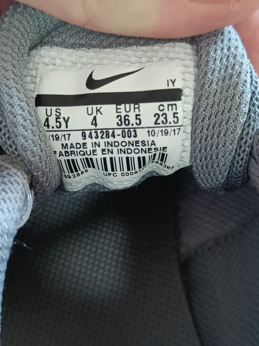 Продам кроссовки Nike оригинал