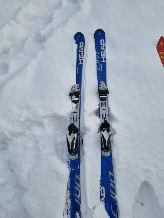 Skiuri de marime medie