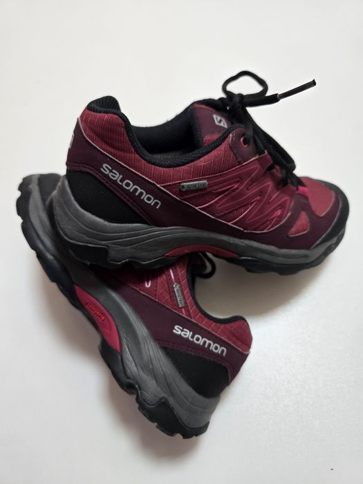 Încălțăminte outdoor Salomon Gore Tex  38 de fete