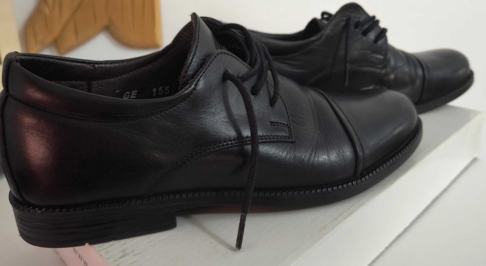 Pantofi barbatesti eleganți din piele naturala mărimea 35