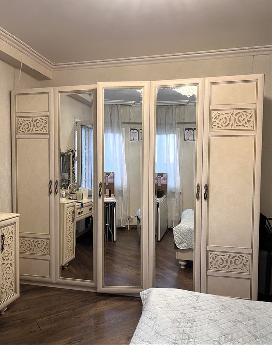 Срочно продам спальный гарнитур