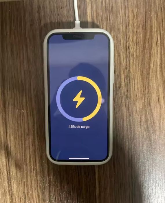 ВЕЧЕ ИМА И БЕЛИ!Magsafe безжично зарядно и стойка за кола БОНУС Кабел