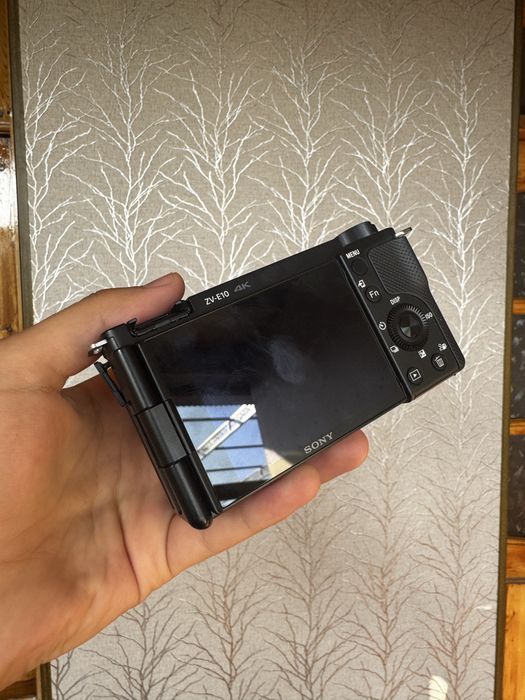 Sony ZV-E10 (16-50 kit lens)