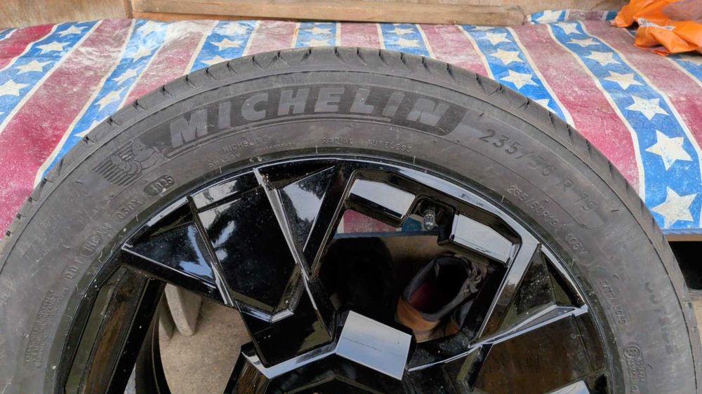 Jante Kia Noi 19 zoli + Cauciucuri Noi Michelin