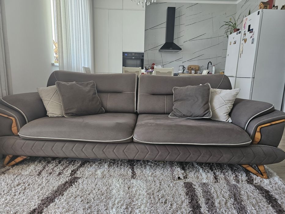 Диван в хорошем состоянии