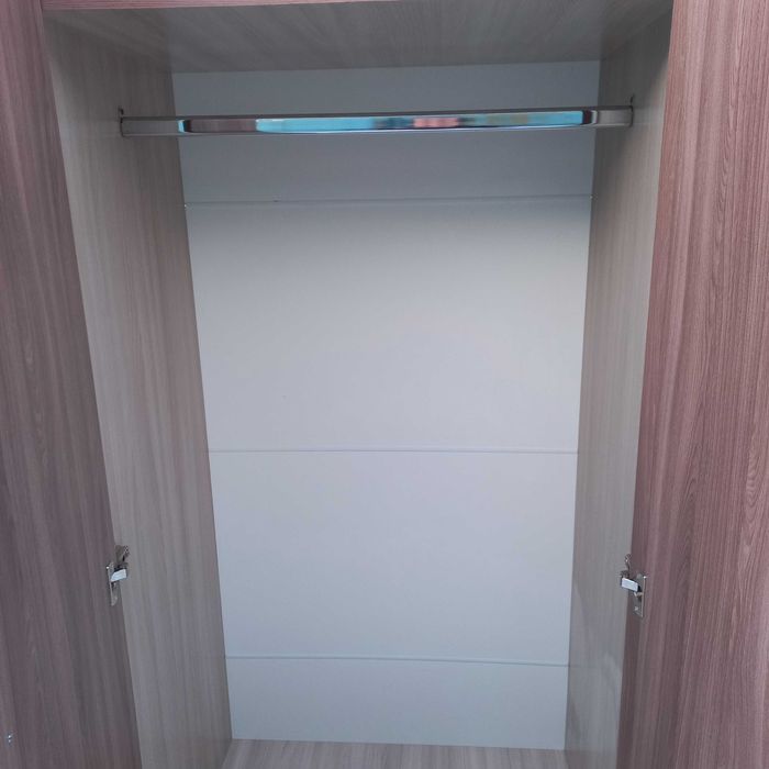 Шкаф  для  одежды.