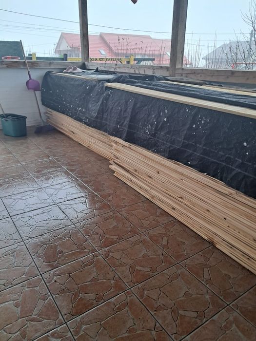 Lambriu lemn de 1.8 grosime si lățime  15 latime