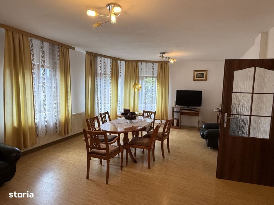 Casa de vanzare – 2 apartamente individuale | 6 camere | Strada Rah