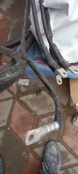 Продам кабель алюминь.четырех жильный..самовывоз