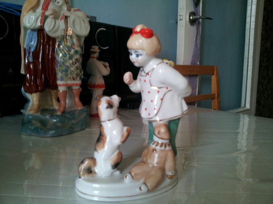 Продаются фарфоровые статуэтки