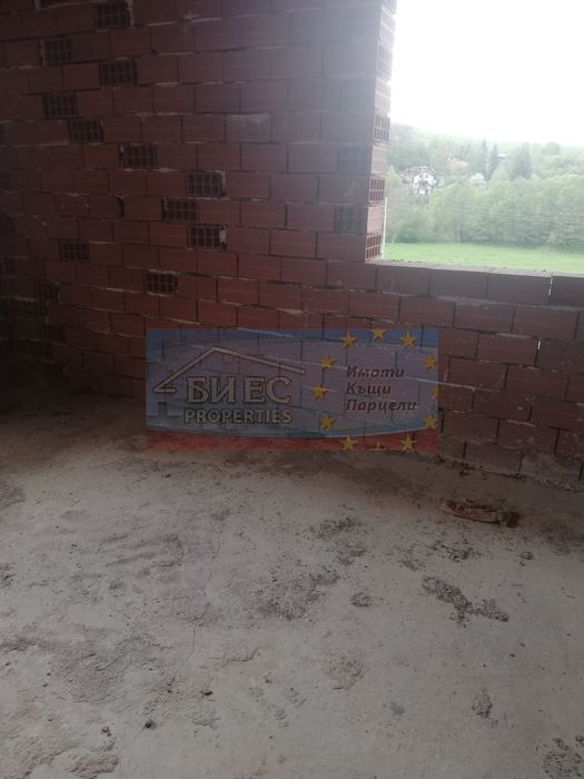 Раздвижена къща груб строеж в с. Рударци