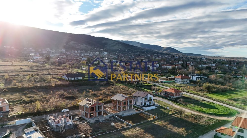 Къща в Пловдив, област-с.Брестник площ 172 цена 316000