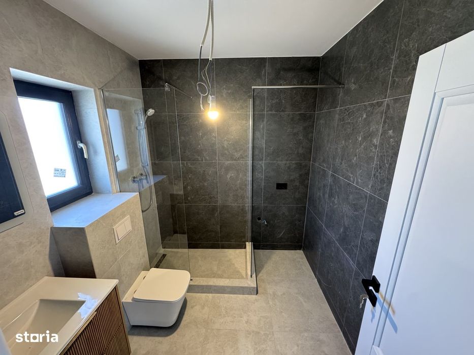 577 mp teren! ASFALT!CANALIZARE!Casa 4 camere, Valea Ursului-Vorovesti