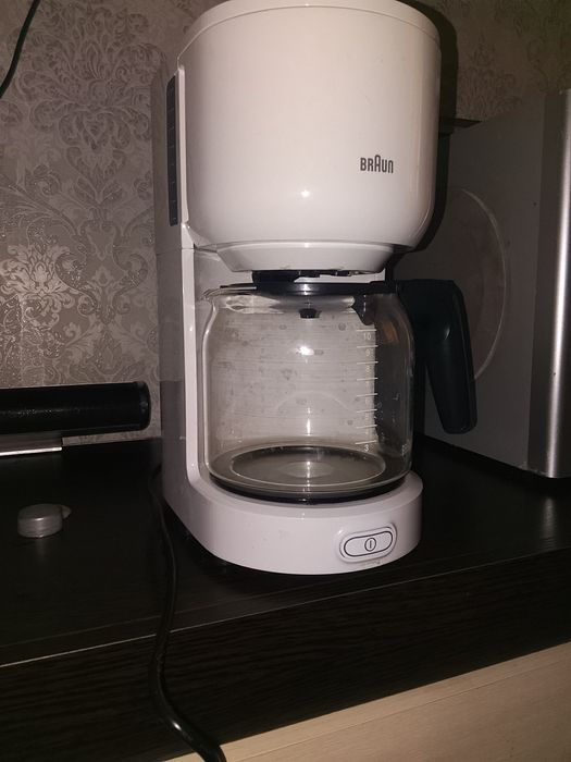 Продам кофеварку срочно