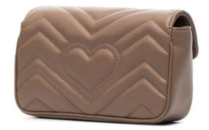 Geanta damă, logo metalic auriu mat,saculet, etichetă