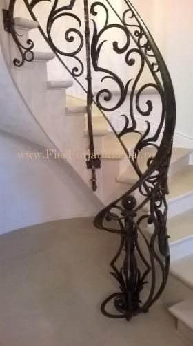 Balustrade fier forjat,riflaje metalice rezistente,riflaje pana in tavan. Detalii la telefon