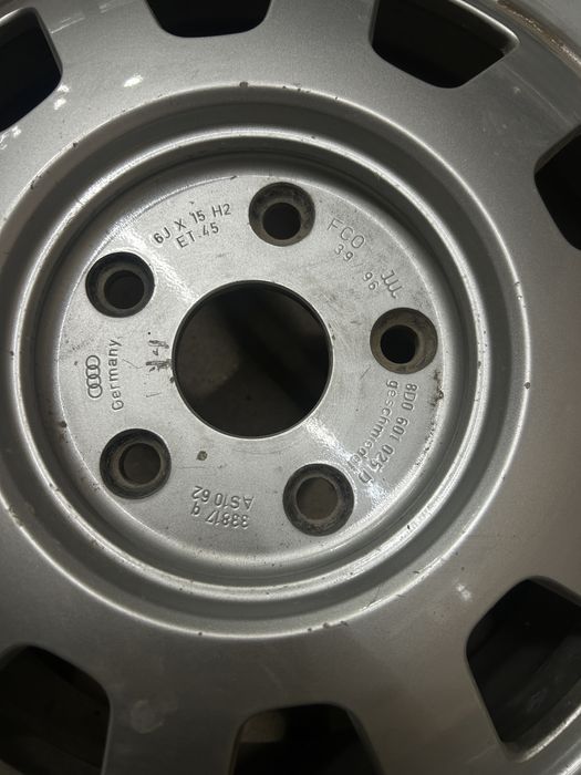 Аудиге диск сатылады!