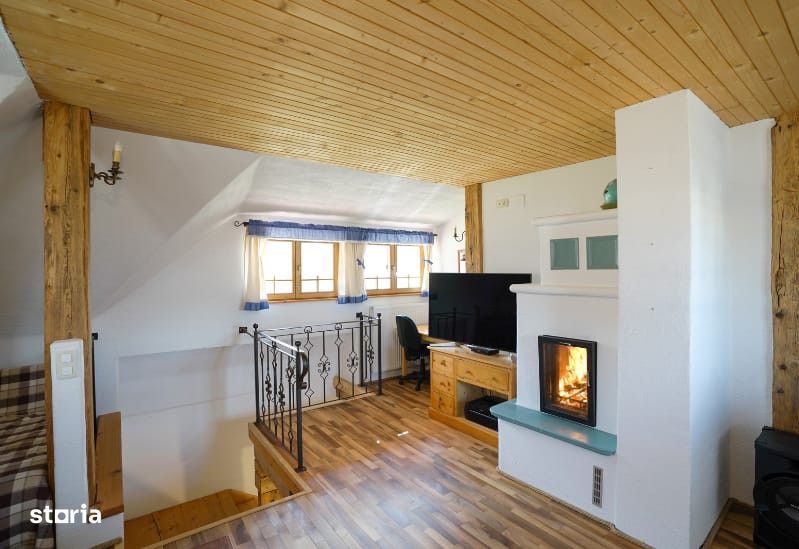 Casa rustica, exclusivista, 5 camere, 170 mp utili, 550 mp teren, Sali